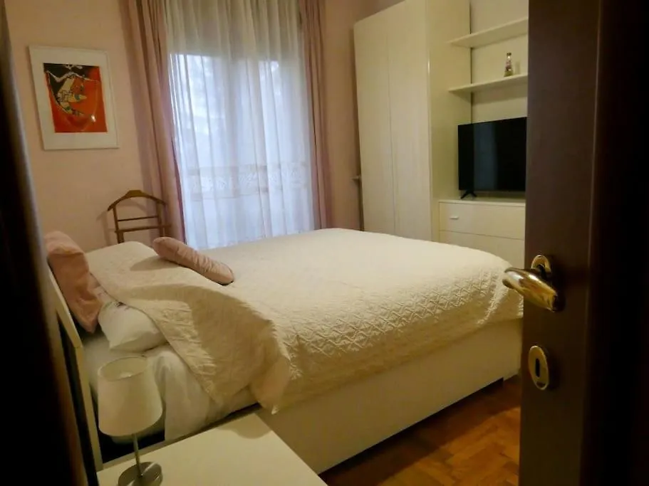 San Vito Milano Apartment 0*, Milan